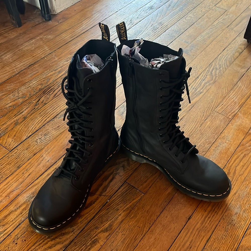 Never worn custom Airwait Doc Martin Boots US 11 rubber sole zip up of style